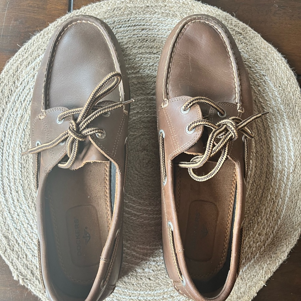 Dockers Men’s Brown boat shoes. Have been worn twice. Size 11.5